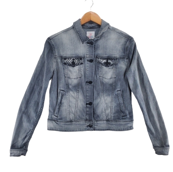 LuLaRoe Crop Jean Jacket M Gray Stretchy Denim Floral Embroidery Buttoned Fitted - Picture 13 of 13